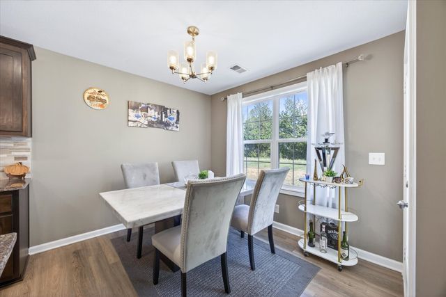 1469 Fredrick Dr, Clarksville, TN 37042