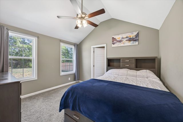 1469 Fredrick Dr, Clarksville, TN 37042