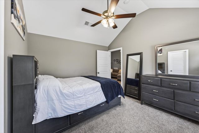 1469 Fredrick Dr, Clarksville, TN 37042