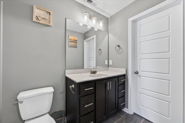 1469 Fredrick Dr, Clarksville, TN 37042