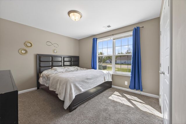 1469 Fredrick Dr, Clarksville, TN 37042