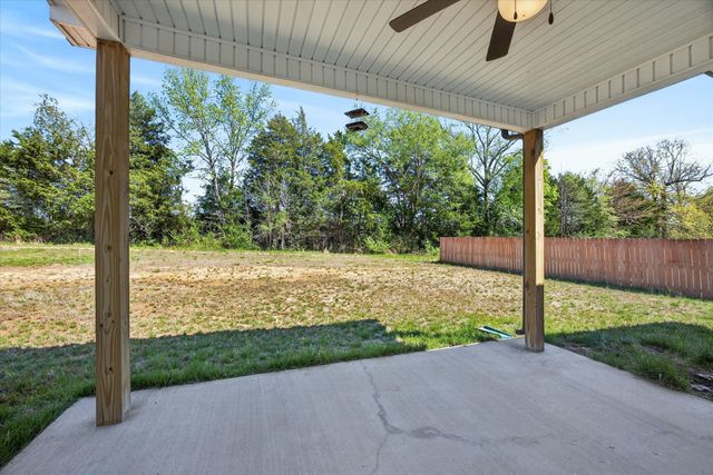 1469 Fredrick Dr, Clarksville, TN 37042