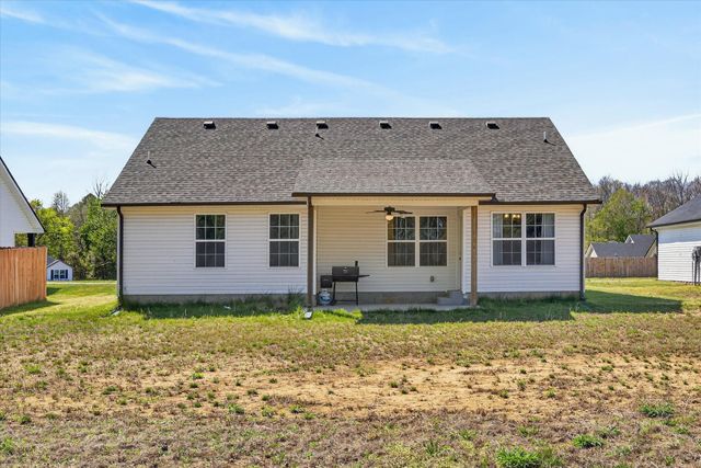 1469 Fredrick Dr, Clarksville, TN 37042