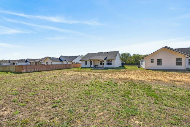 1469 Fredrick Dr, Clarksville, TN 37042