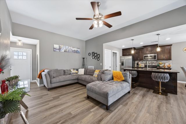 1469 Fredrick Dr, Clarksville, TN 37042