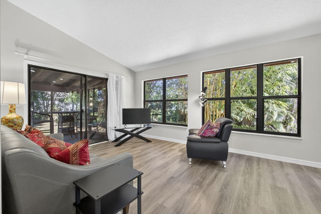 852 Cindy Drive, Wellington, FL 33414