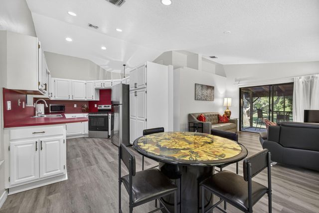 852 Cindy Drive, Wellington, FL 33414