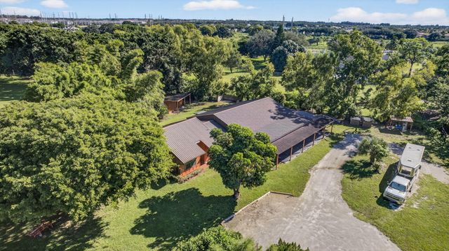 852 Cindy Drive, Wellington, FL 33414