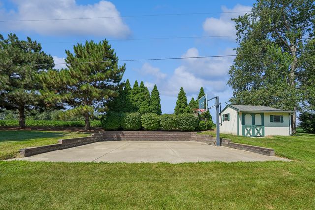 39 White Pine Road, Geneseo, IL 61254