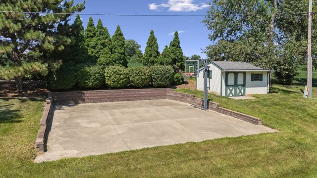 39 White Pine Road, Geneseo, IL 61254