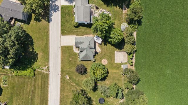 39 White Pine Road, Geneseo, IL 61254