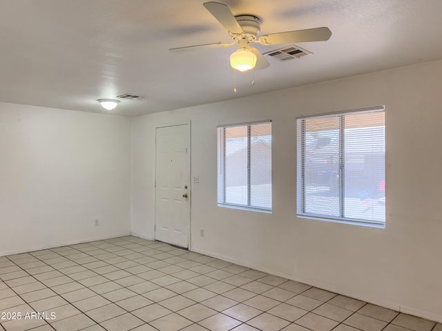 1520 W SAHUARO Drive B, Phoenix, AZ 85029