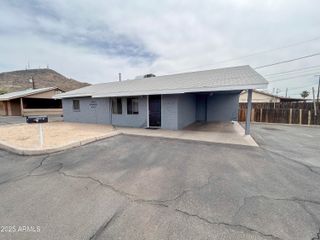 1520 W SAHUARO Drive B, Phoenix, AZ 85029