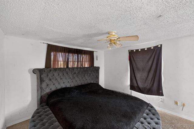 1402 E Hayes Street, Okmulgee, OK 74447