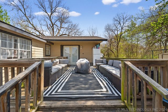 1402 E Hayes Street, Okmulgee, OK 74447