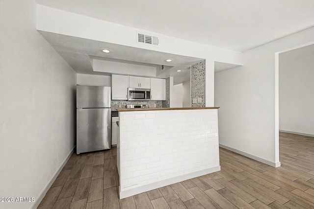 2202 W GLENROSA Avenue 9, Phoenix, AZ 85015