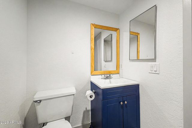 2202 W GLENROSA Avenue 9, Phoenix, AZ 85015