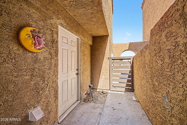 2202 W GLENROSA Avenue 9, Phoenix, AZ 85015