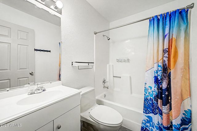 2202 W GLENROSA Avenue 9, Phoenix, AZ 85015