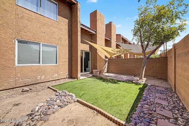 2202 W GLENROSA Avenue 9, Phoenix, AZ 85015