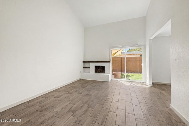 2202 W GLENROSA Avenue 9, Phoenix, AZ 85015