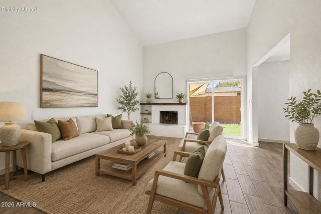 2202 W GLENROSA Avenue 9, Phoenix, AZ 85015