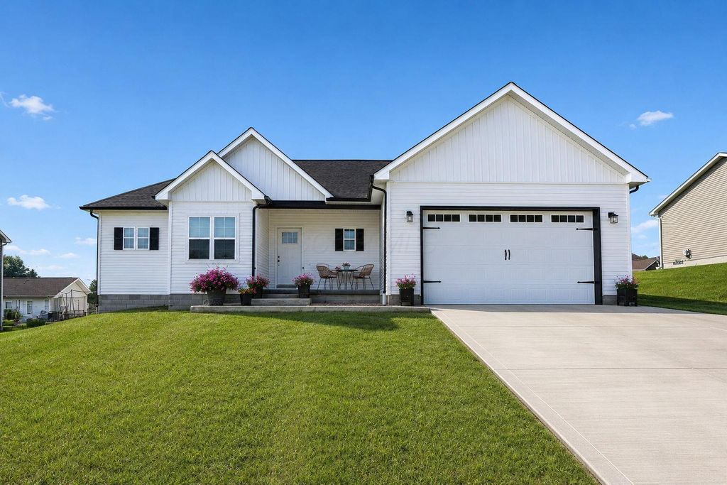 2145 Morgan Run, Newark, OH 43055