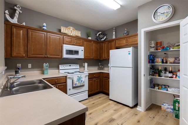 1126 3 Ks, San Leon, TX 77539