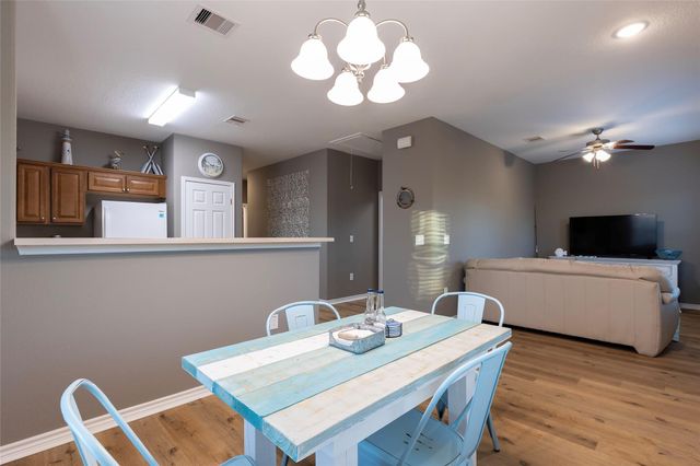 1126 3 Ks, San Leon, TX 77539