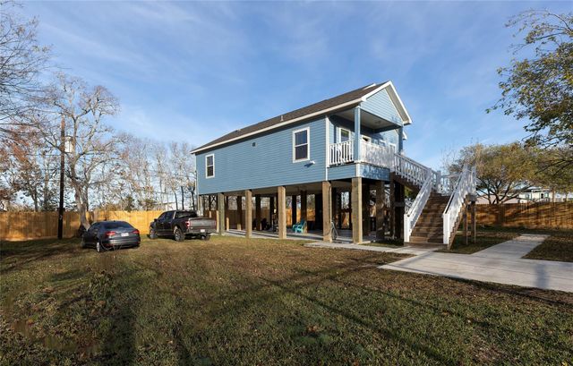 1126 3 Ks, San Leon, TX 77539