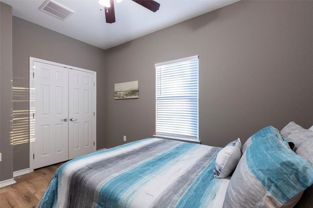 1126 3 Ks, San Leon, TX 77539