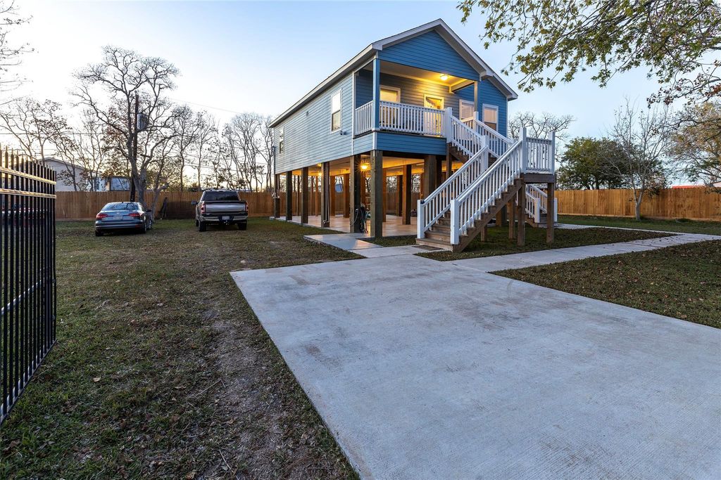 1126 3 Ks, San Leon, TX 77539