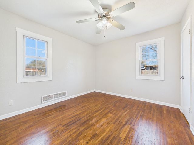 919 N Baehr St, Wichita, KS 67212