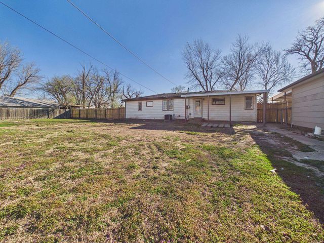 919 N Baehr St, Wichita, KS 67212
