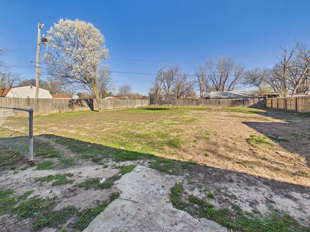 919 N Baehr St, Wichita, KS 67212