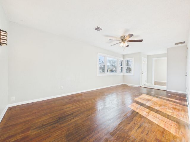 919 N Baehr St, Wichita, KS 67212