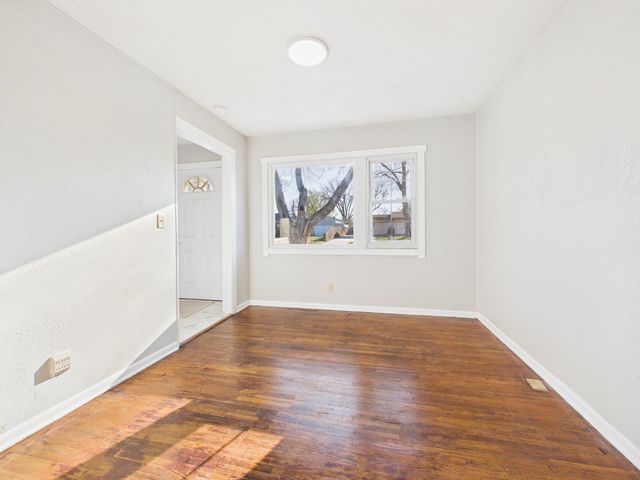 919 N Baehr St, Wichita, KS 67212