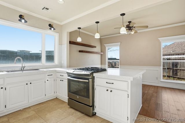 8695 N 125th East Avenue, Owasso, OK 74055