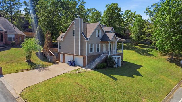 98 Emerald Dr, Maumelle, AR 72113