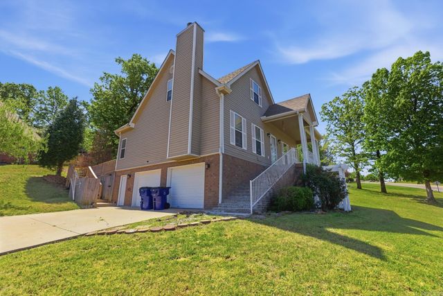 98 Emerald Dr, Maumelle, AR 72113