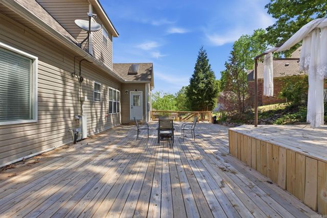 98 Emerald Dr, Maumelle, AR 72113