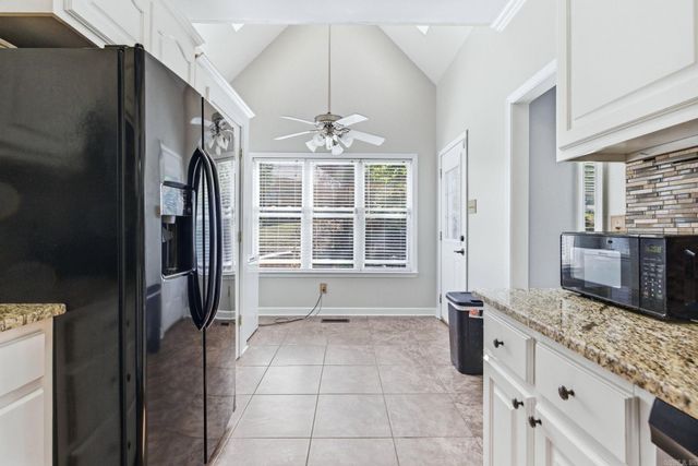 98 Emerald Dr, Maumelle, AR 72113