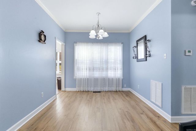 98 Emerald Dr, Maumelle, AR 72113