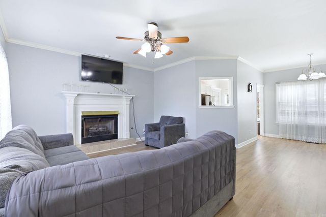 98 Emerald Dr, Maumelle, AR 72113