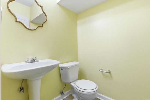 98 Emerald Dr, Maumelle, AR 72113