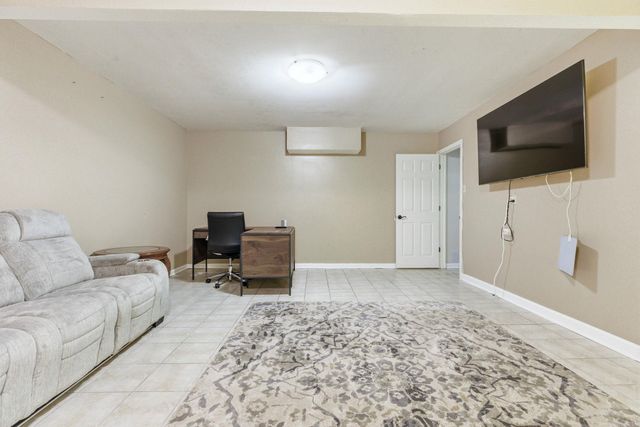 98 Emerald Dr, Maumelle, AR 72113