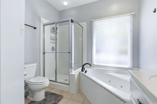 98 Emerald Dr, Maumelle, AR 72113