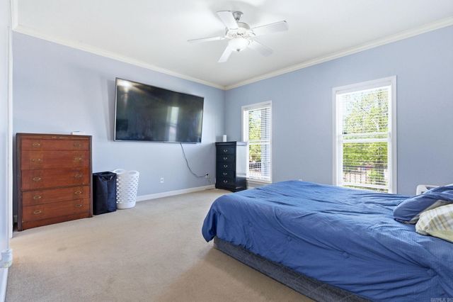 98 Emerald Dr, Maumelle, AR 72113