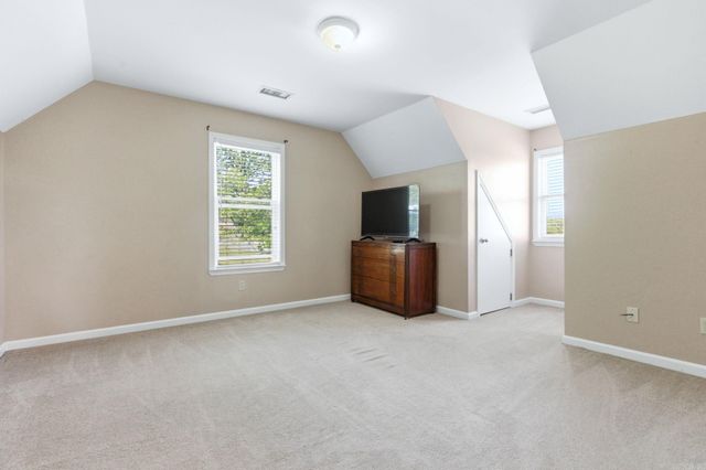 98 Emerald Dr, Maumelle, AR 72113