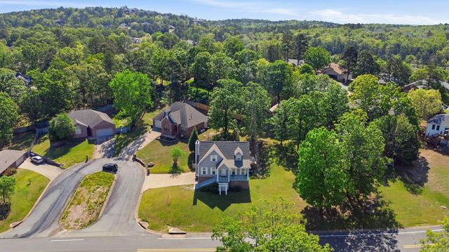 98 Emerald Dr, Maumelle, AR 72113